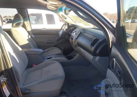 2011 Toyota Tacoma Prerunner V6 z USA, uszkodzony, nr VIN 3TMJU4GN6BM112495